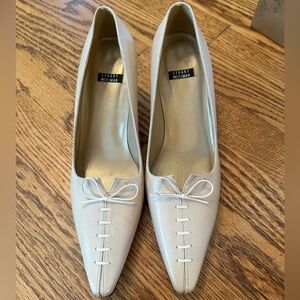 Staurt Weitzman lace up kitten heels Size 7.5 B
